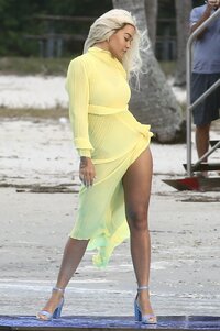 Rita-Ora-Upskirt-TheFappeningBlog.com-13.jpg