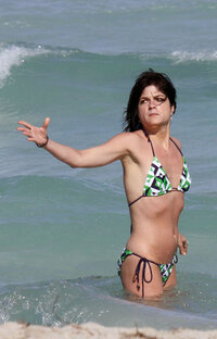selma blair in bikini 02.jpg