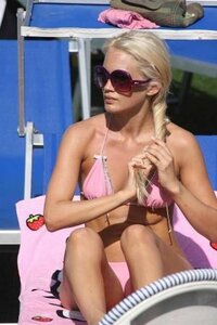 laura drzewicka in bikini 15.jpg