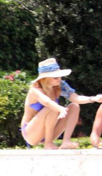 kate hudson in bikini 13.jpg