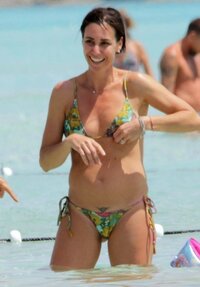 Flavia-Pennetta-in-Bikini-2019-24.jpg
