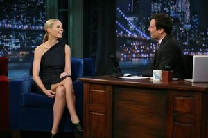 gwyneth paltrow al tonight show 04.jpg