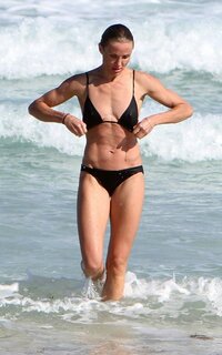 cameron diaz in bikini 02.JPG