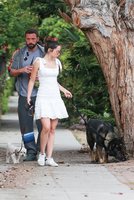 ana-de-armas-and-ben-affleck-out-with-their-dog-in-los-angeles-05-25-2020-2.jpg