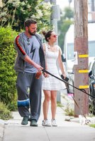 ana-de-armas-and-ben-affleck-out-with-their-dog-in-los-angeles-05-25-2020-3.jpg