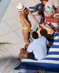 cameron diaz in bikini 03.jpg