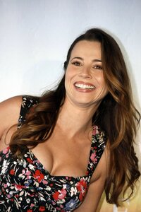 linda cardellini al talk 03.jpg