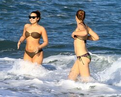 demi lovato in bikini 10.jpg
