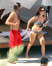 lisa edelstein in bikini 01.jpg