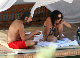 lisa edelstein in bikini 04.jpg
