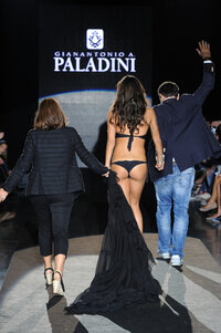 elisabetta gregoraci in moda 34.jpg