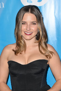 55431559_5th-unicef-masquerade-ball-in-la-27-10-2017-13.jpg