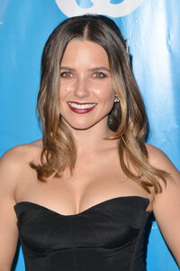 55431580_5th-unicef-masquerade-ball-in-la-27-10-2017-15.jpg