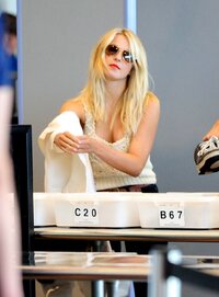 julianne hough in lax 01.jpg