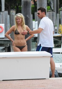 julianne hough in bikini nero 02.jpg