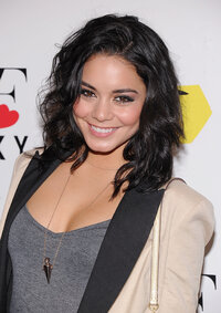 vanessa hudgens al gala 05.JPG
