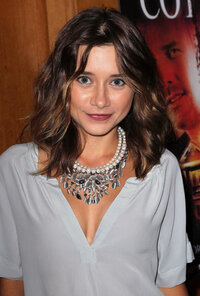olesya rulin alla prima 02.jpg