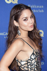vanessa hudgens al gala 10.jpg