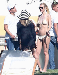 gwyneth paltrow in bikini 04.jpg