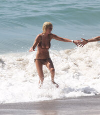 tara reid in bikini 24.jpg