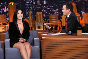 demi lovato al tonight show 06.jpg