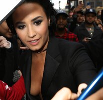 demi lovato al gala 20.jpg