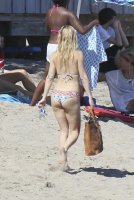 kate hudson in bikini 10.jpg