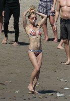 kate hudson in bikini 44.jpg