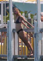uma thurman in bikini 22.jpg