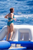 isla fischer in beach 04.jpg