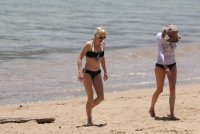 anna faris in bikini 08.jpg