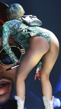 77270811_miley019a.png