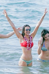 nina dobrev con jessica szohr in bikini 24.jpg