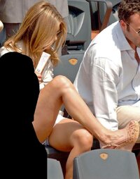 Jennifer-Aniston-Feet-130132.jpg