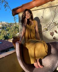 michellemonaghan_CKEkY8hL_qq.jpg