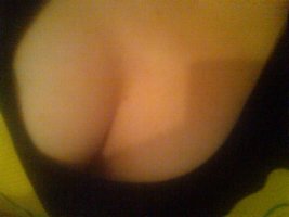 yvonne strahovski leaked 03.jpg