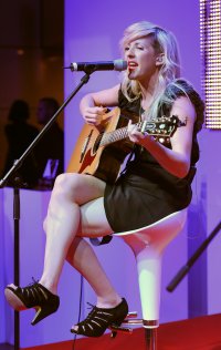 ellie goulding in gig 01.jpg
