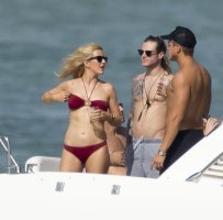 ellie goulding in bikini rosso 33.jpg