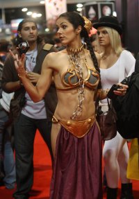 adrianne curry al comic con 10.jpg