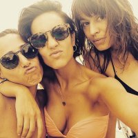 megan montaner con amiche 02.jpg