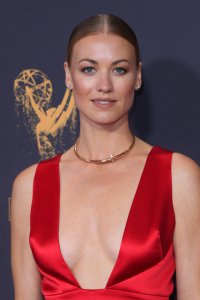yvonne strahovski al gala 17.jpg