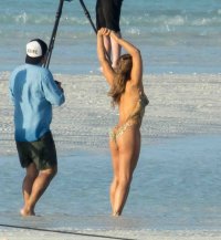 ronda rousey in beach 03.jpg