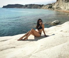 katia greco in bikini 04.jpg