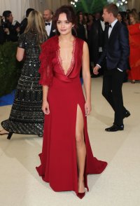 olivia cooke al gala 01.jpg