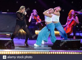 emma-performs-last-1892021-in-arena-di-verona-for-aperol-with-heroes-show-2GMR84E.jpg