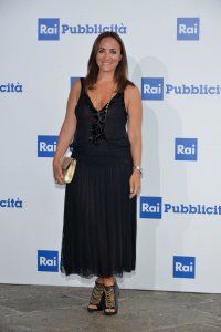 camila-raznovich-rai-italian-national-television-network-programs-in-milan-06-28-2017-2.jpg