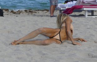 Joy-Corrigan-Sexy-71-thefappeningblog.com_.jpg