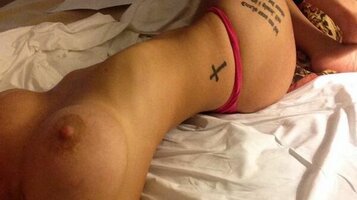 Annalisa-calento-Twitter-foto-hot_IECIMA20140218_0039_7.jpg