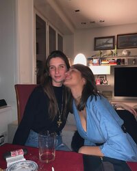 V (13).jpg