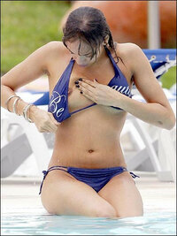 81345-oops-nipple-slip.jpeg